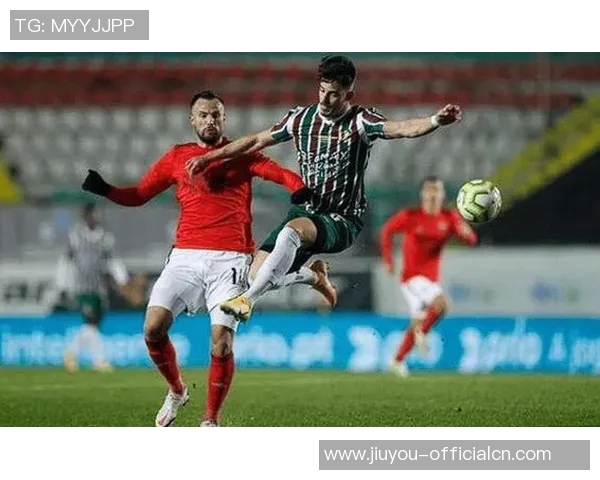 波尔图大胜AC米兰5-1战术解析与惨败瞬间回顾